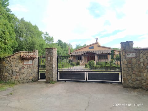 La casa de Palomares   10  people 5 bedrooms