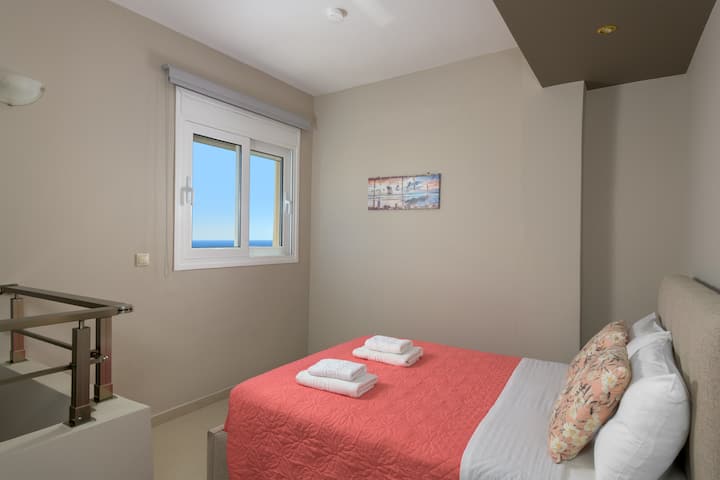 ห้องนอนห้องที่สองบนชั้นบน - วิวทะเลที่สวยงาม