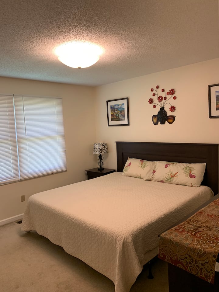 Master Bedroom - King Temper Pedic