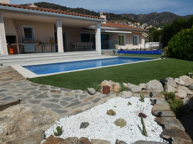 Belle Villa de Charme/Calme/Grande Piscine/Vue Mer