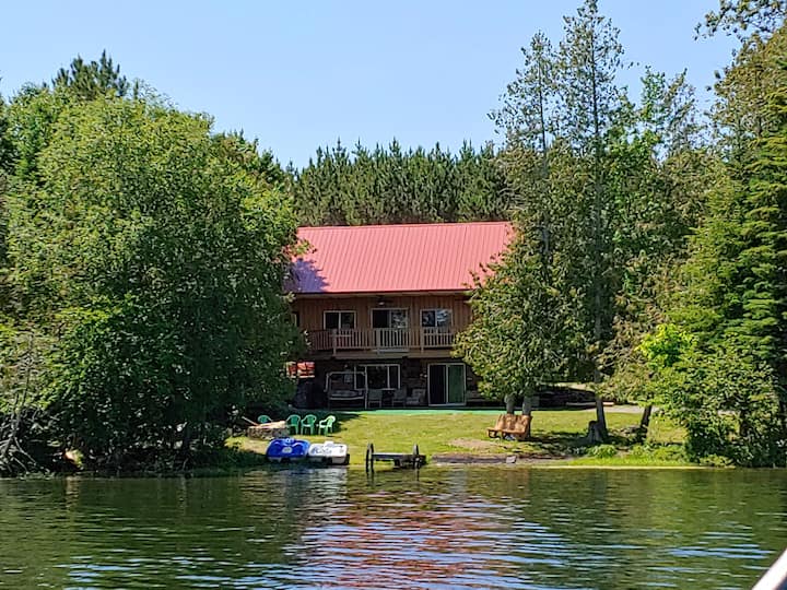 Wilderness Estates Lake Front Camp on Conroy Lake Cottages for Rent