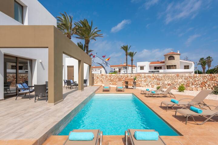 Great Villa for 10 near to Ciutadella