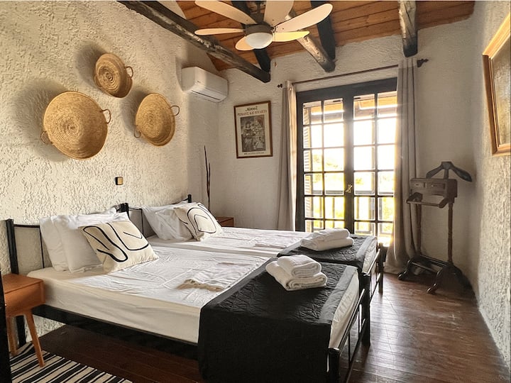 ห้องนอนเตียงเดี่ยว 2 หลัง