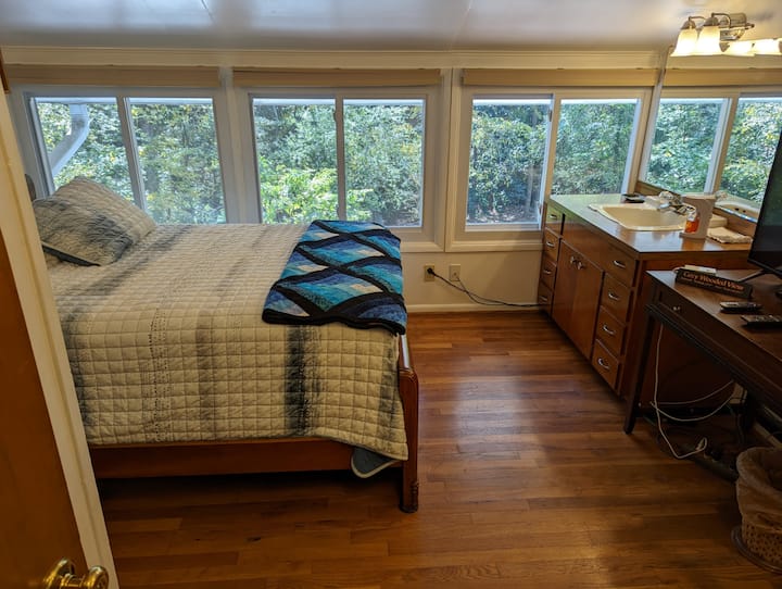 Cozy Wooded View by UNC no cleaning fee Houses for Rent in Chapel