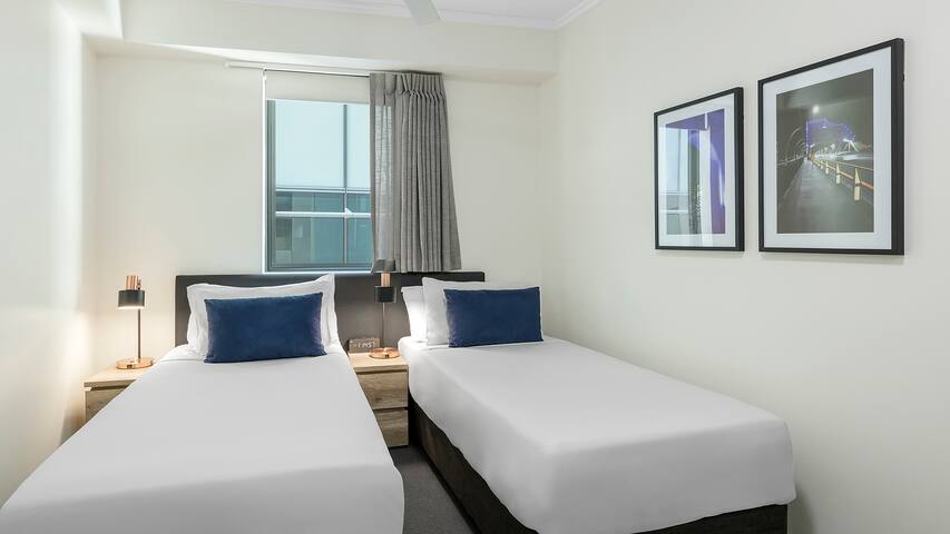 2 Bed 2 Bath – Short Walk to Queen St Mall