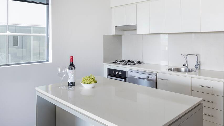 2 Bed 2 Bath – Short Walk to Queen St Mall gallery image 4