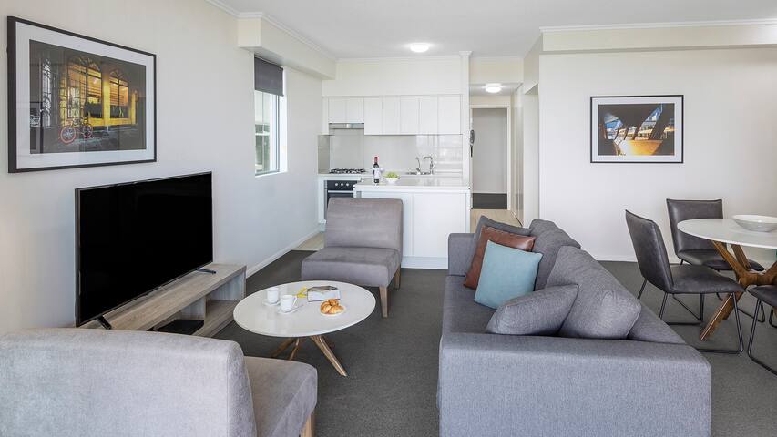 2 Bed 2 Bath – Short Walk to Queen St Mall gallery image 5