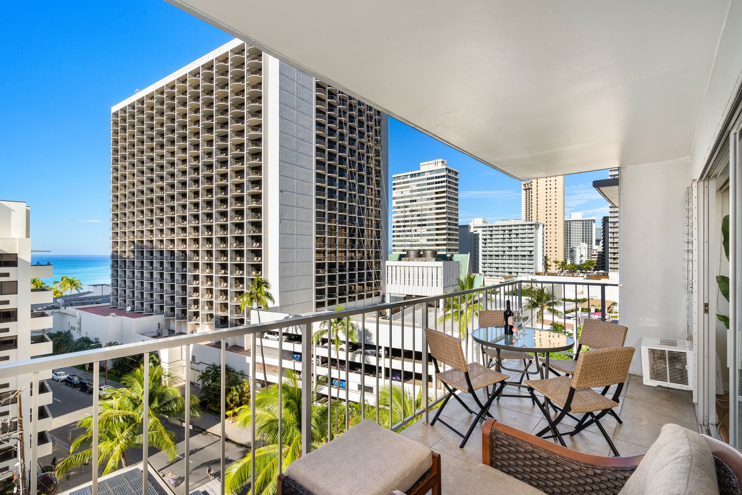 Condo in Honolulu · ★4.74 · 2 bedrooms · 3 beds · 2 baths - Image 24