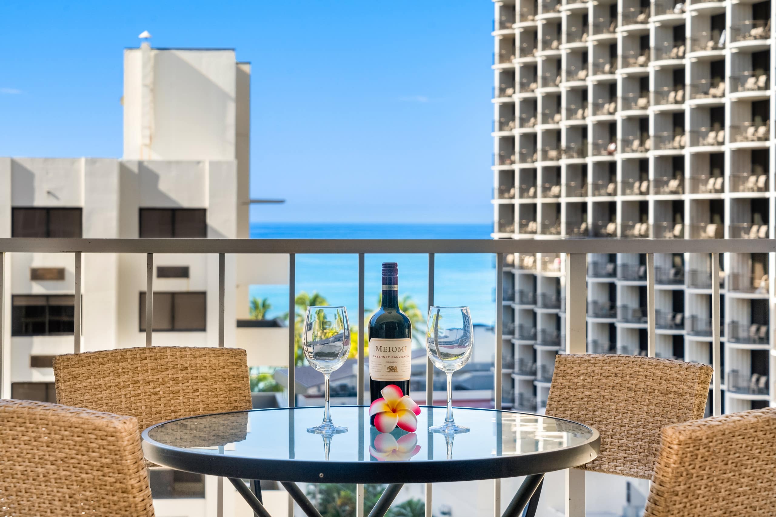 Condo in Honolulu · ★4.74 · 2 bedrooms · 3 beds · 2 baths - Image 26
