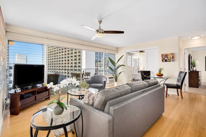 Best location! Stunning 2 BR ocean-view condo!