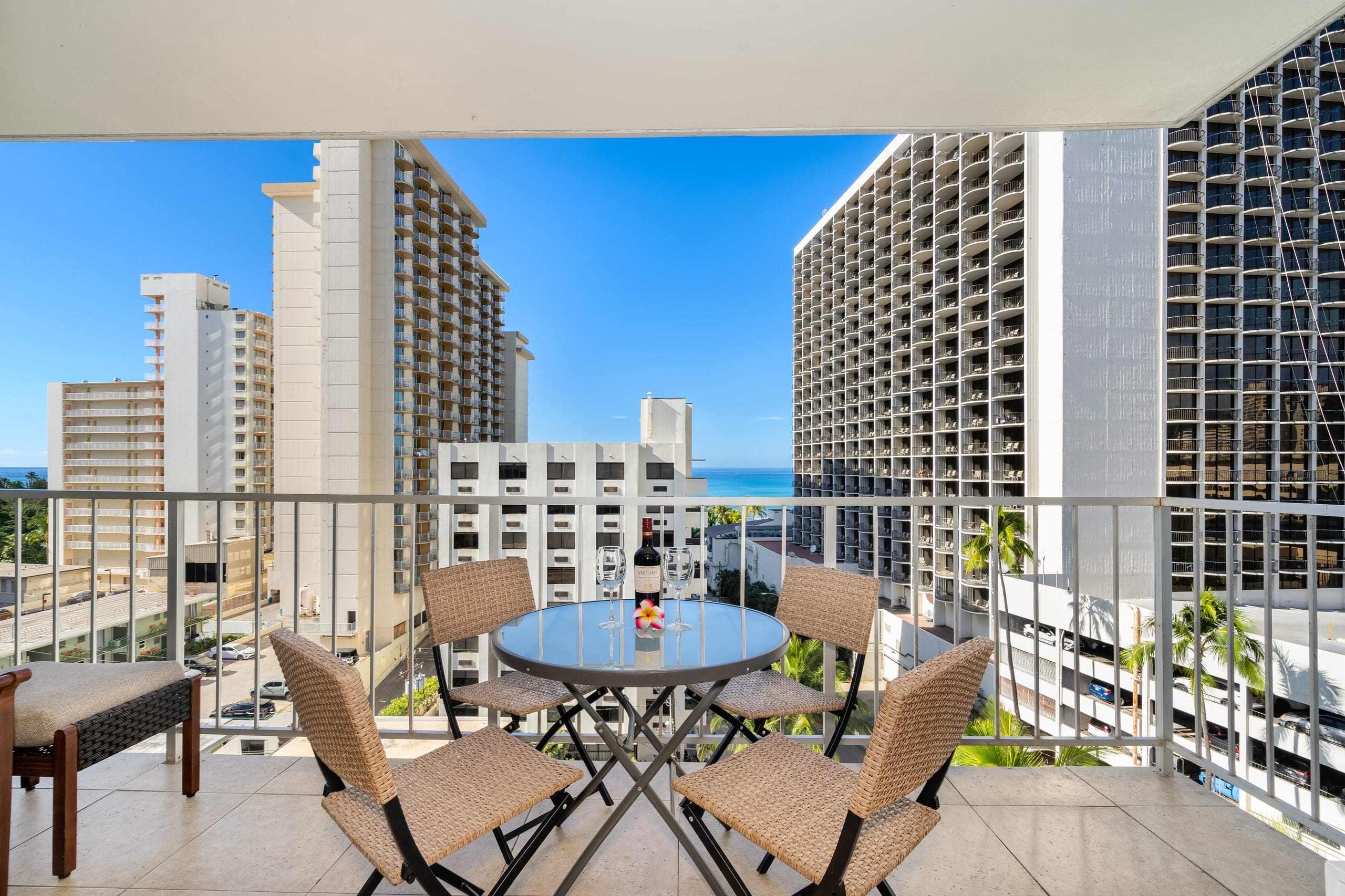 Condo in Honolulu · ★4.74 · 2 bedrooms · 3 beds · 2 baths - Image 25