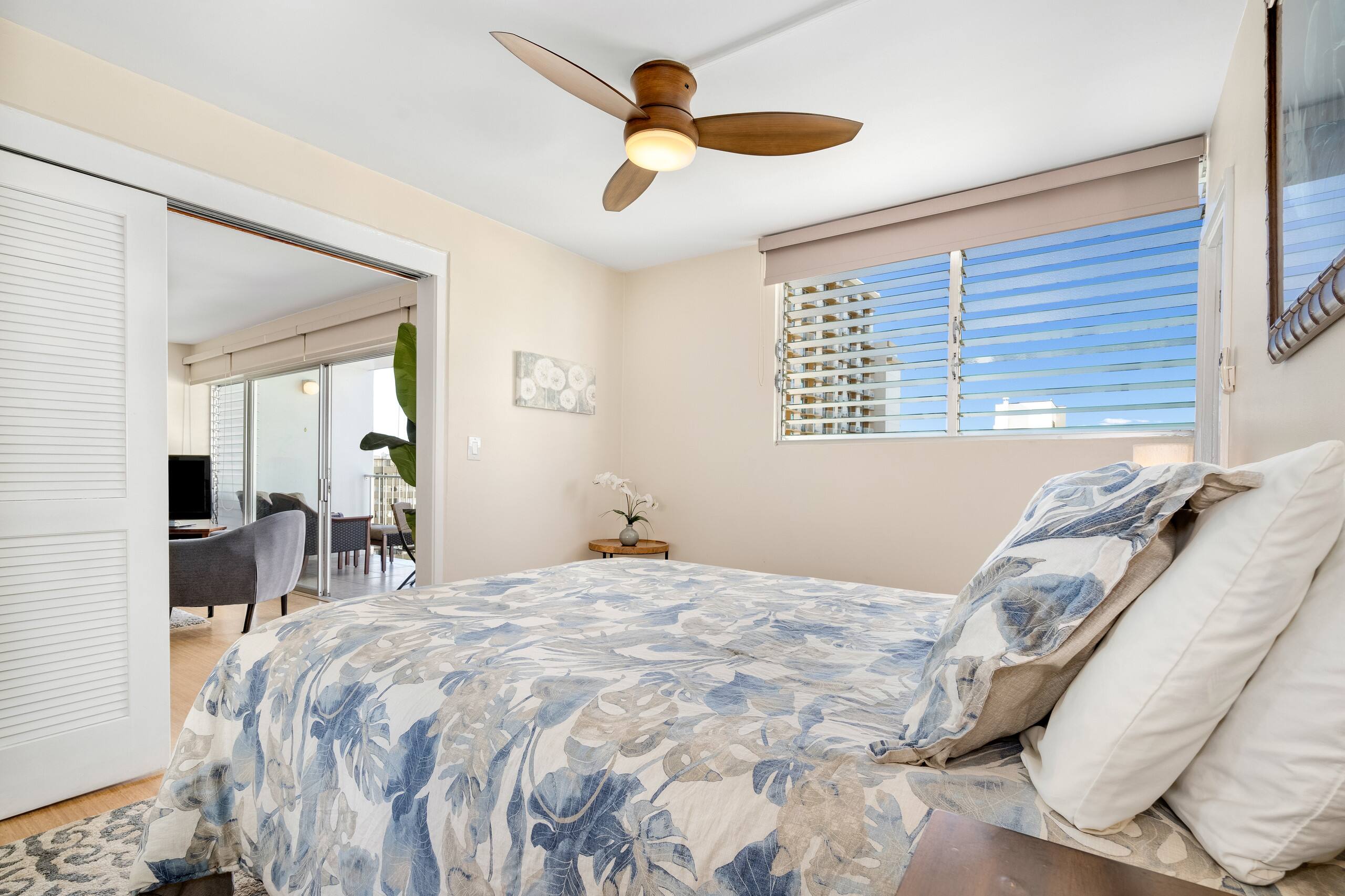 Condo in Honolulu · ★4.74 · 2 bedrooms · 3 beds · 2 baths - Image 18