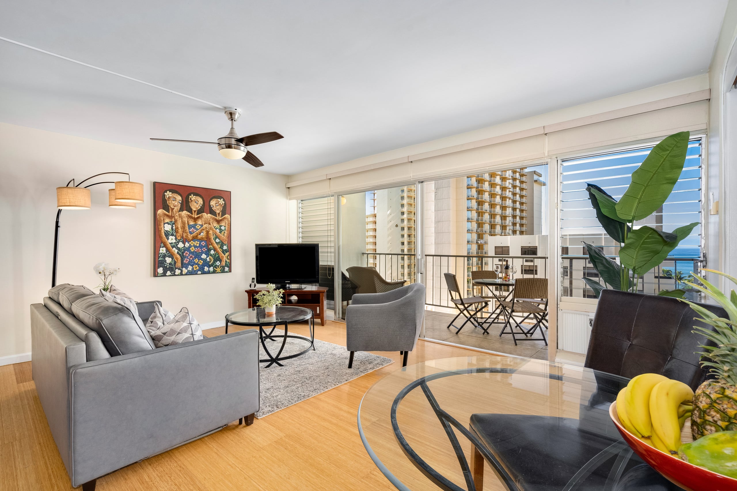 Condo in Honolulu · ★4.74 · 2 bedrooms · 3 beds · 2 baths - Image 2