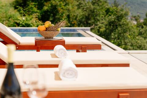 Viewpoint Villa