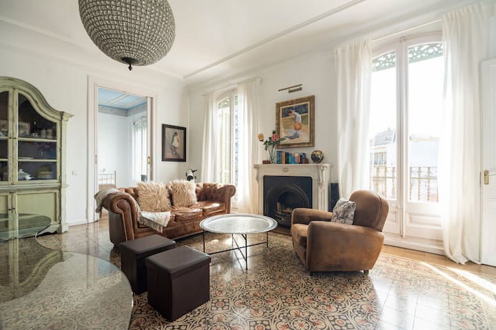 Luxury modernist apartment in the core of the city