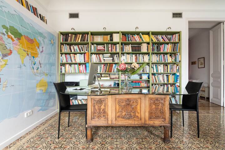 Luxury modernist apartment in the core of the city gallery image 2