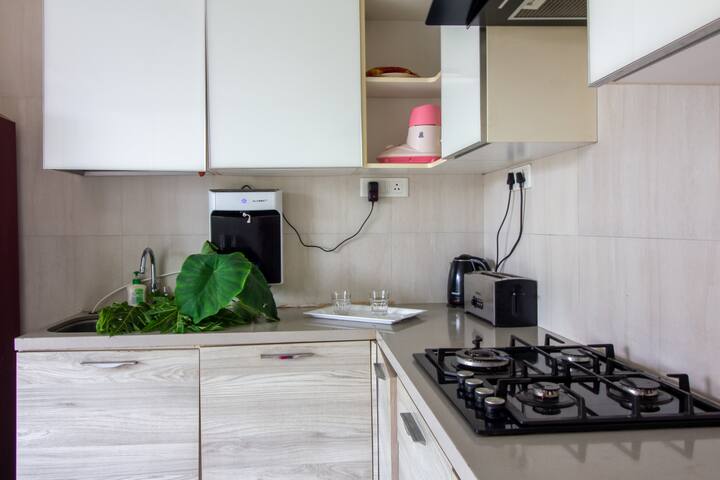 Full kitchen image 1