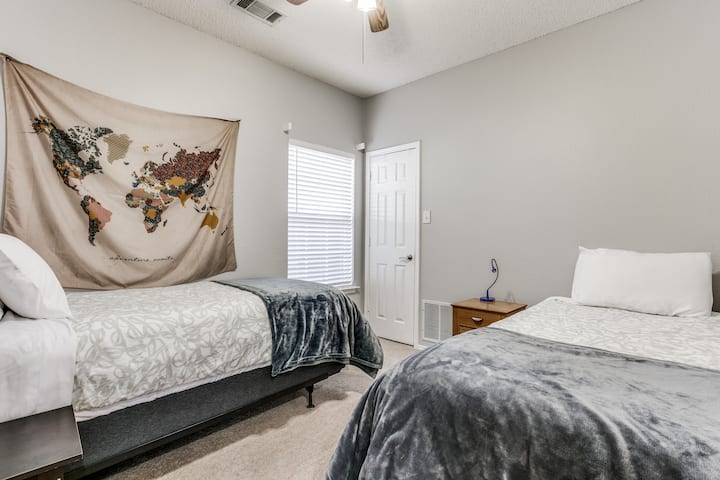 Spálňa 2 - extra dlhé samostatné postele.