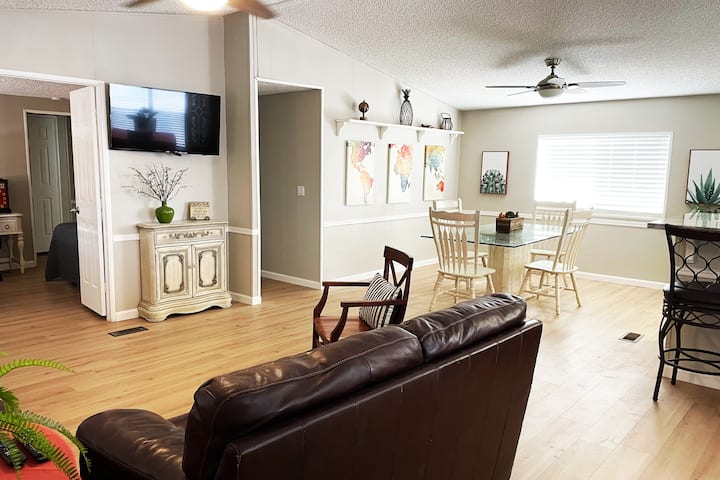 Fully Gated, Newly Updated, And Central - Bullhead City, AZ