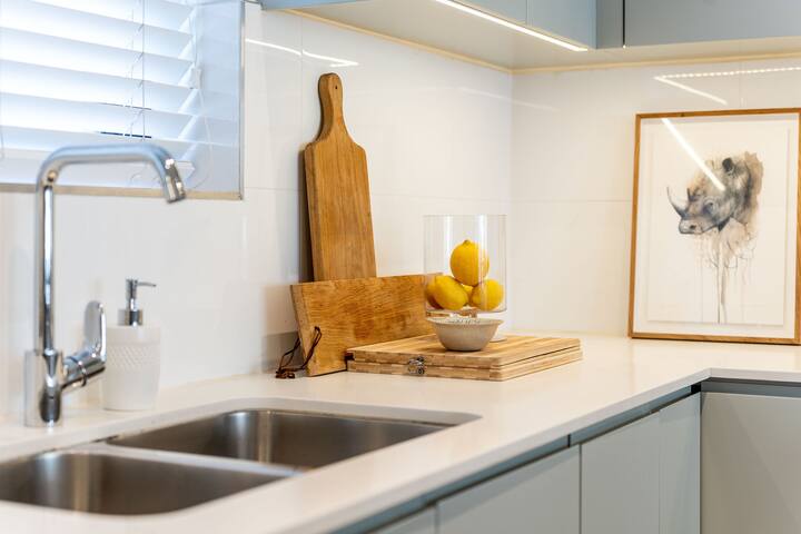 Luxury Atlantic Seaboard two-bedroom apartment gallery image 3