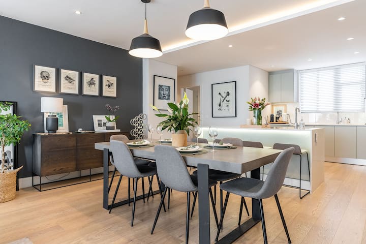 Luxury Atlantic Seaboard two-bedroom apartment