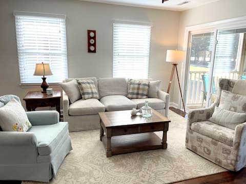 Top performing Airbnb: Southern Charm in Pawleys Island in Pawleys Island