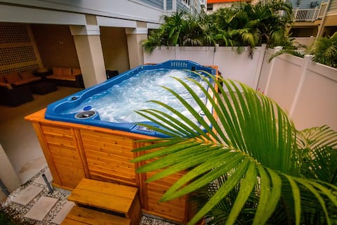 Tropical Treasure Villa | Large Swim Spa