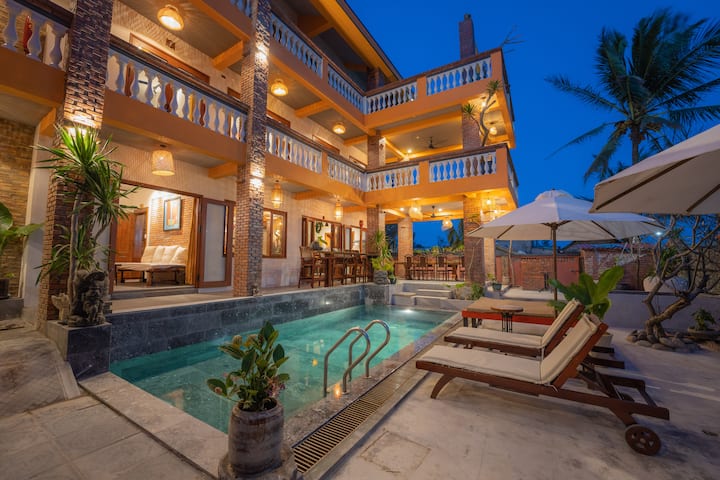 BeachFront/5 BR/Family Villa & Swiming Pool Hoi An