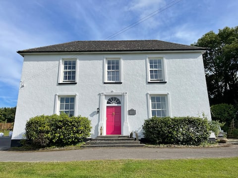 Fabulous Mansion House Coast Park Location slp 28