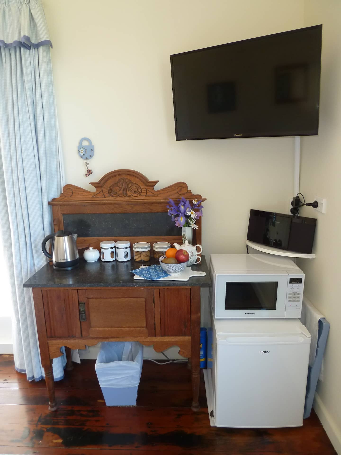 Rosser Retreat
Garden, Animals, E-bikes, Wineries 4