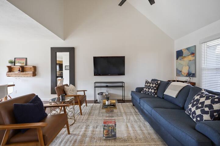 5 Min to Broadway! Walk Downtown-Gulch-Germantown gallery image 2