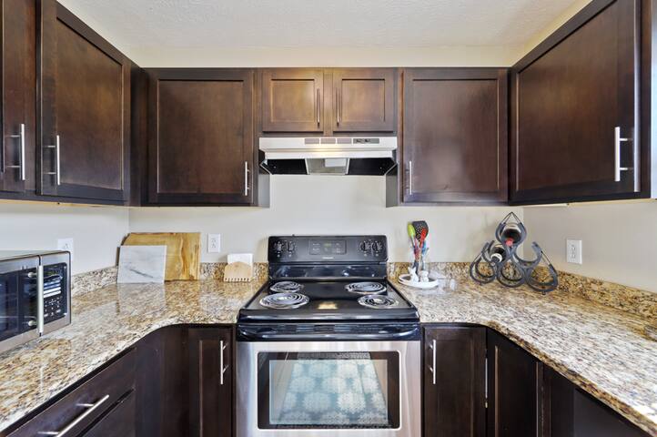 5 Min to Broadway! Walk Downtown-Gulch-Germantown gallery image 5