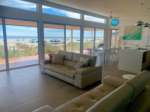 Beach Bliss Wallaroo - Absolute Beachfront