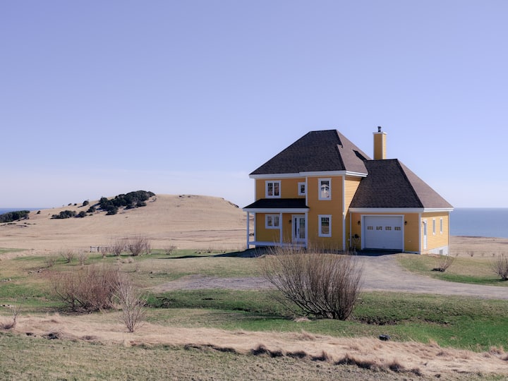 L'ÎleduHavreAubert Holiday Rentals & Homes Québec, Canada Airbnb