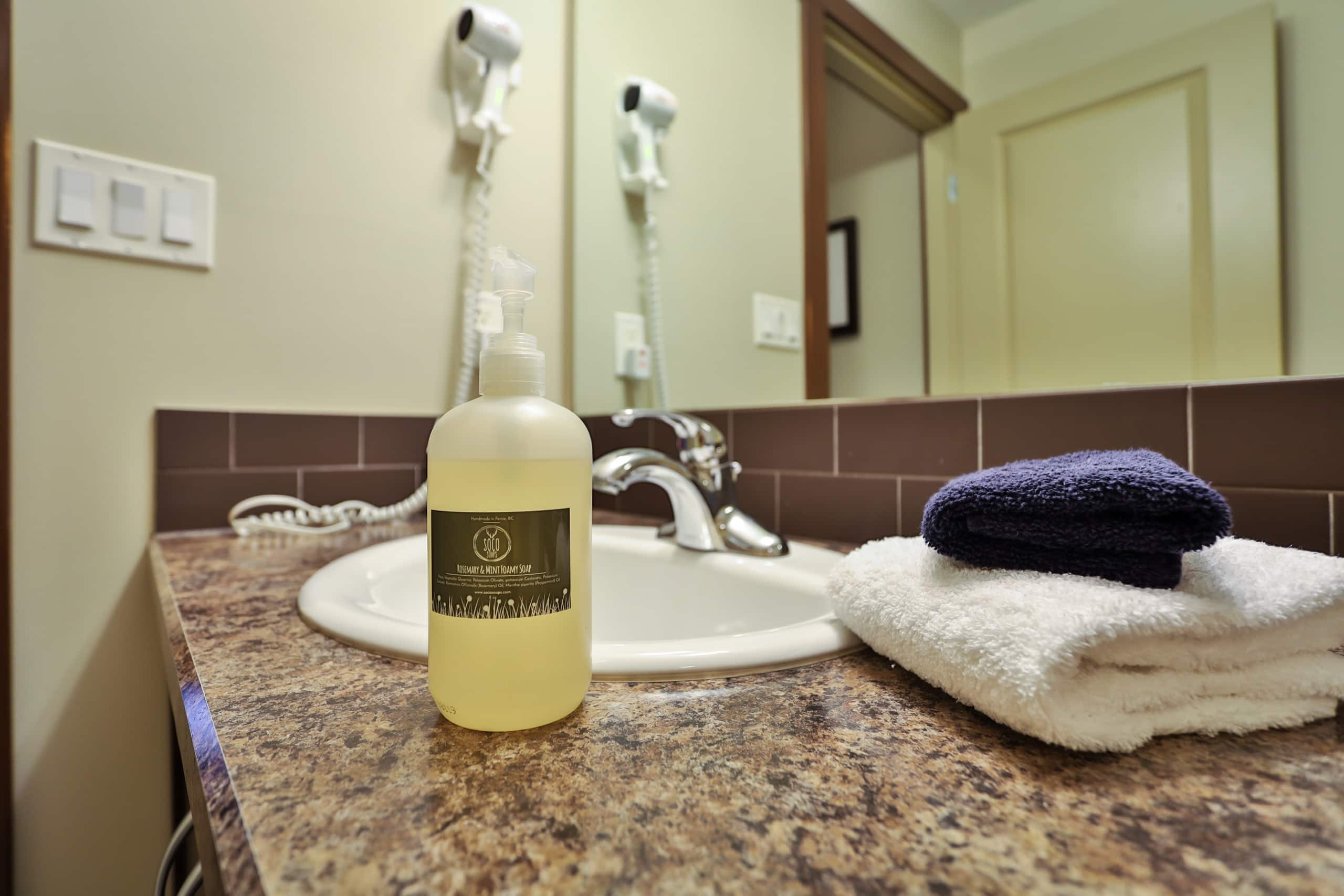 Penthouse with Views | Heated Pool | Steam Room - Photo 28