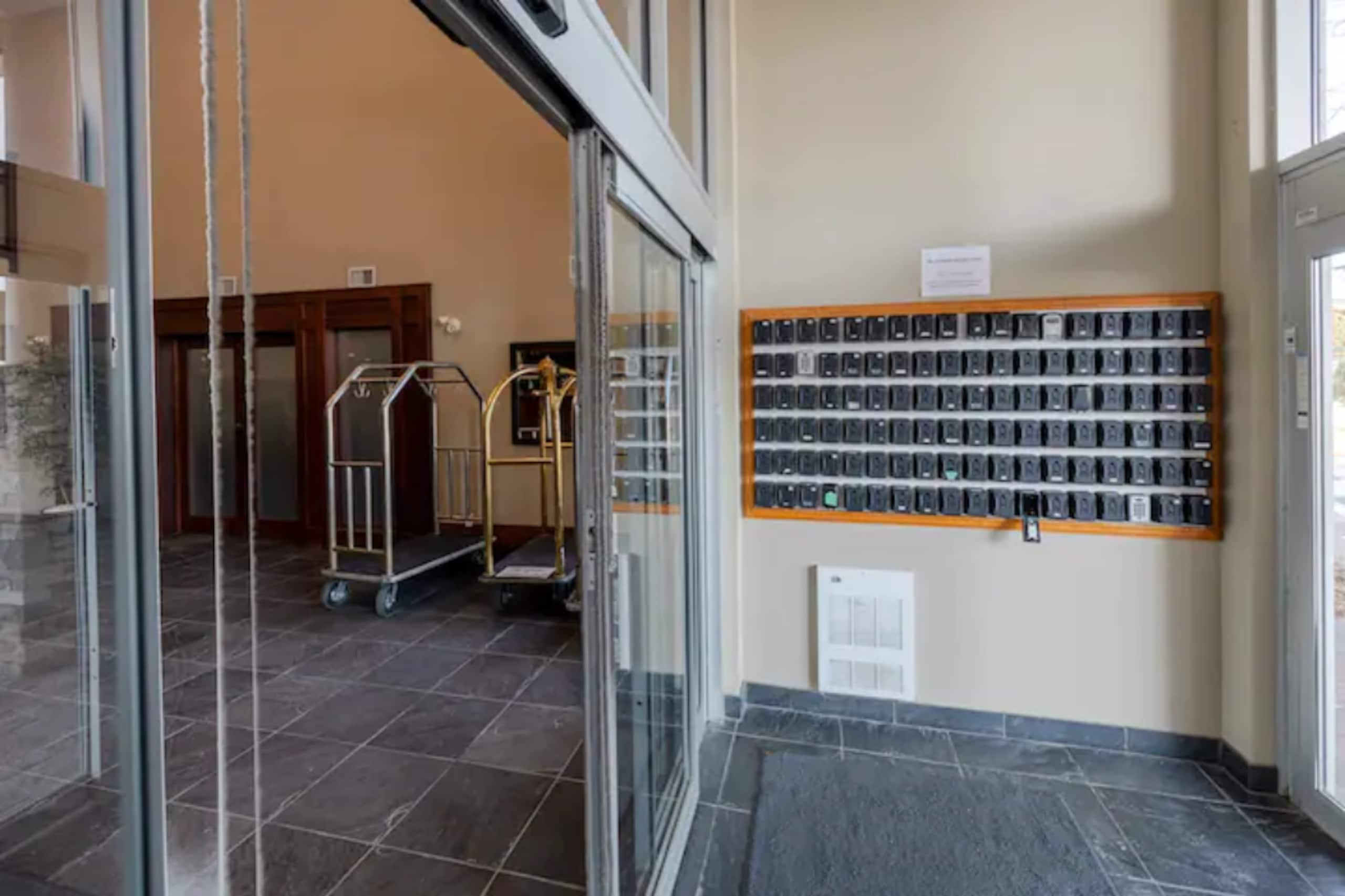 Penthouse with Views | Heated Pool | Steam Room - Photo 52