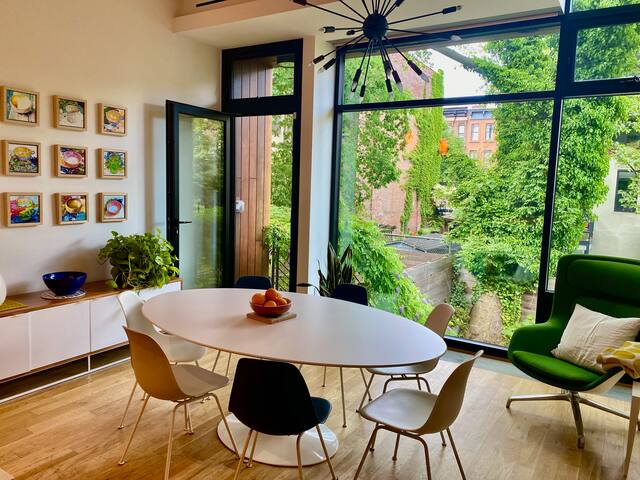 Summer NYC Brownstone gallery image 5