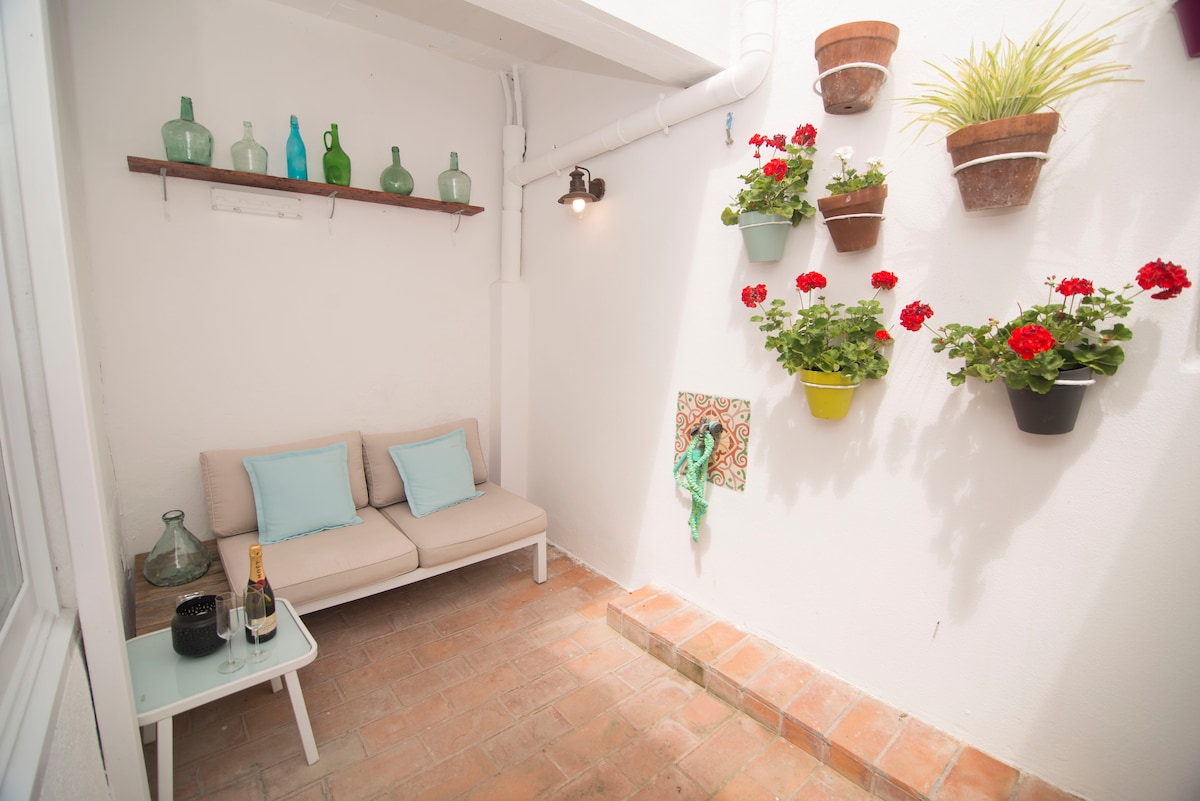 Popular Airbnb listing: EXCLUSIVE COCO-MAT APARTMENT in Sitges