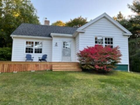 Kentville Hilltop Hideaway