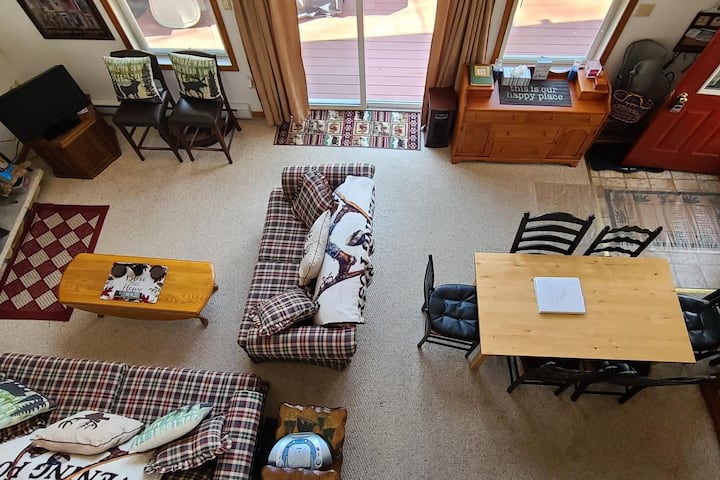 Comfy Chalet: Outdoor Amenities & Wifi-all Seasons - Albrightsville, PA