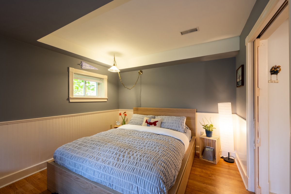 The Tryon Suite: Bright, Light and Cheerful