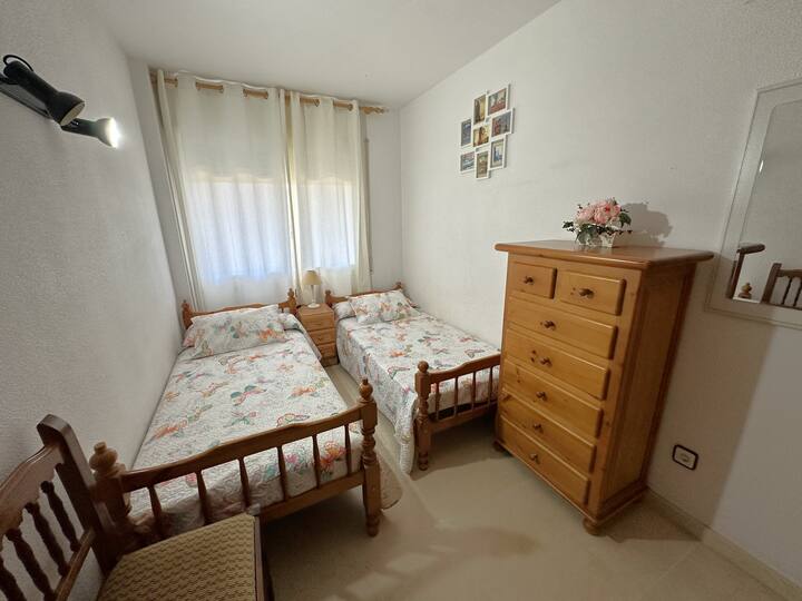 双人套房卧室。