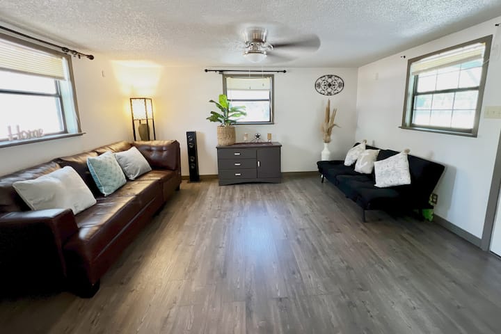 ห้องนั่งเล่นทางเข้าด้านหน้า