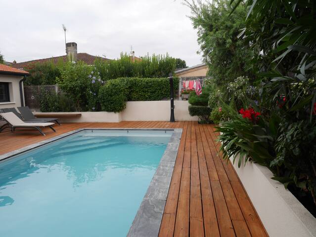 Grande échoppe bordelaise piscine chauffée gallery image 4