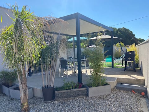 Top performing Airbnb: Fully-equipped recent private villa in Grau d 'Agde in Agde