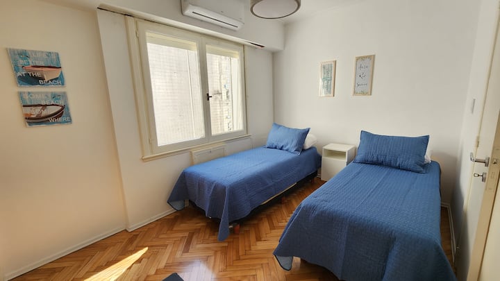 Chumba cha kulala 3  na vitanda 2. Kiyoyozi.