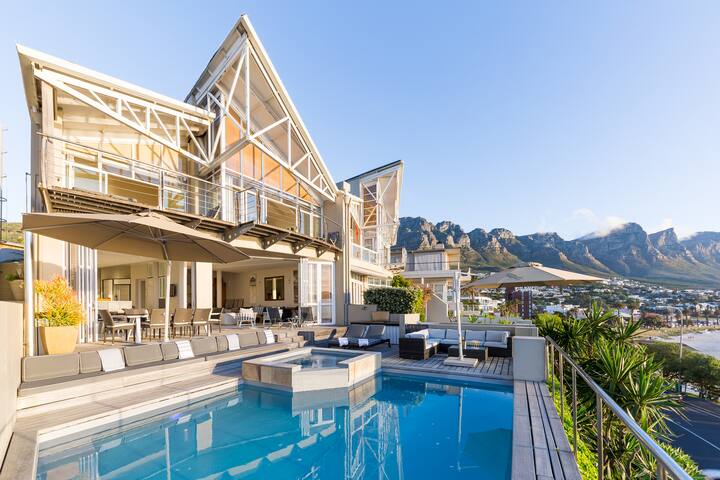 Luxury Beach House – Spectacular Camps Bay Views gallery image 4