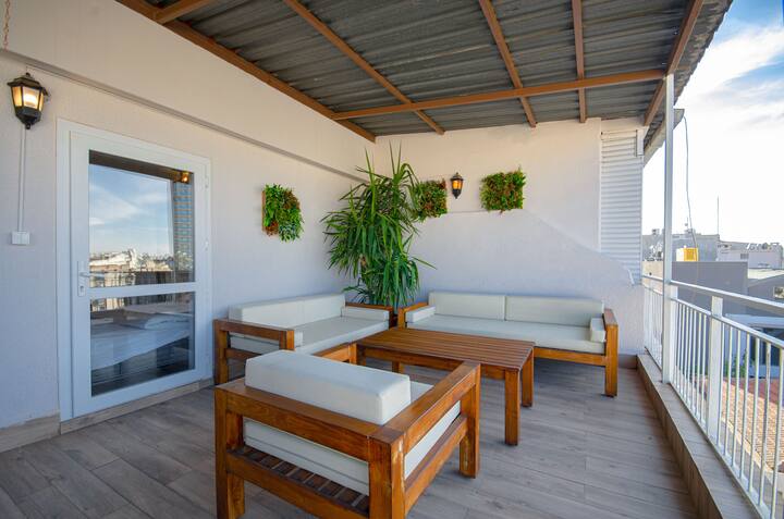 Flat with 2 Terraces in the City Center - Alsancak