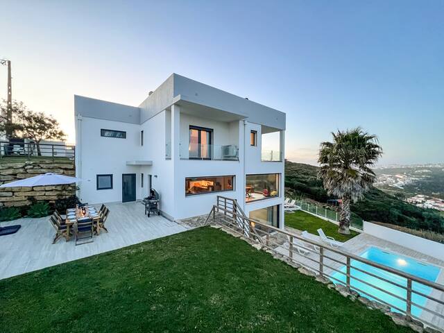 Seascape Villa Ericeira with terraces and pool gallery image 4
