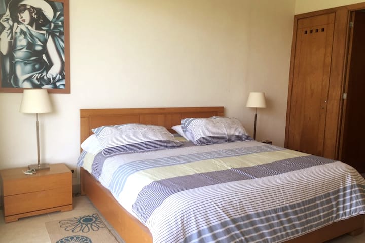 غرفة النوم الرئيسية